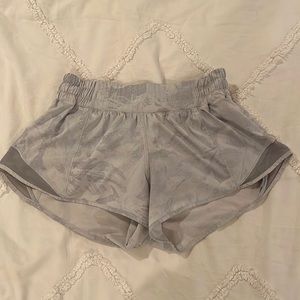 White lulu lemon 2.5 inch hottie hot shorts